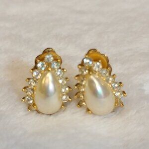 Elegant Vintage Roman Clip-on Gold Teardrop Faux Pearl & Rhinestone Earrings